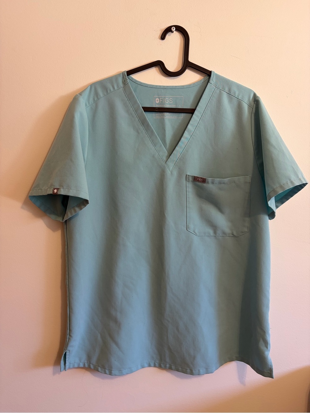 FIGS - size large Catarina One-Pocket Scrub Top.